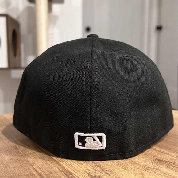 Miami Marlins Fitted hat 7 3/8 - Picture 2 of 3